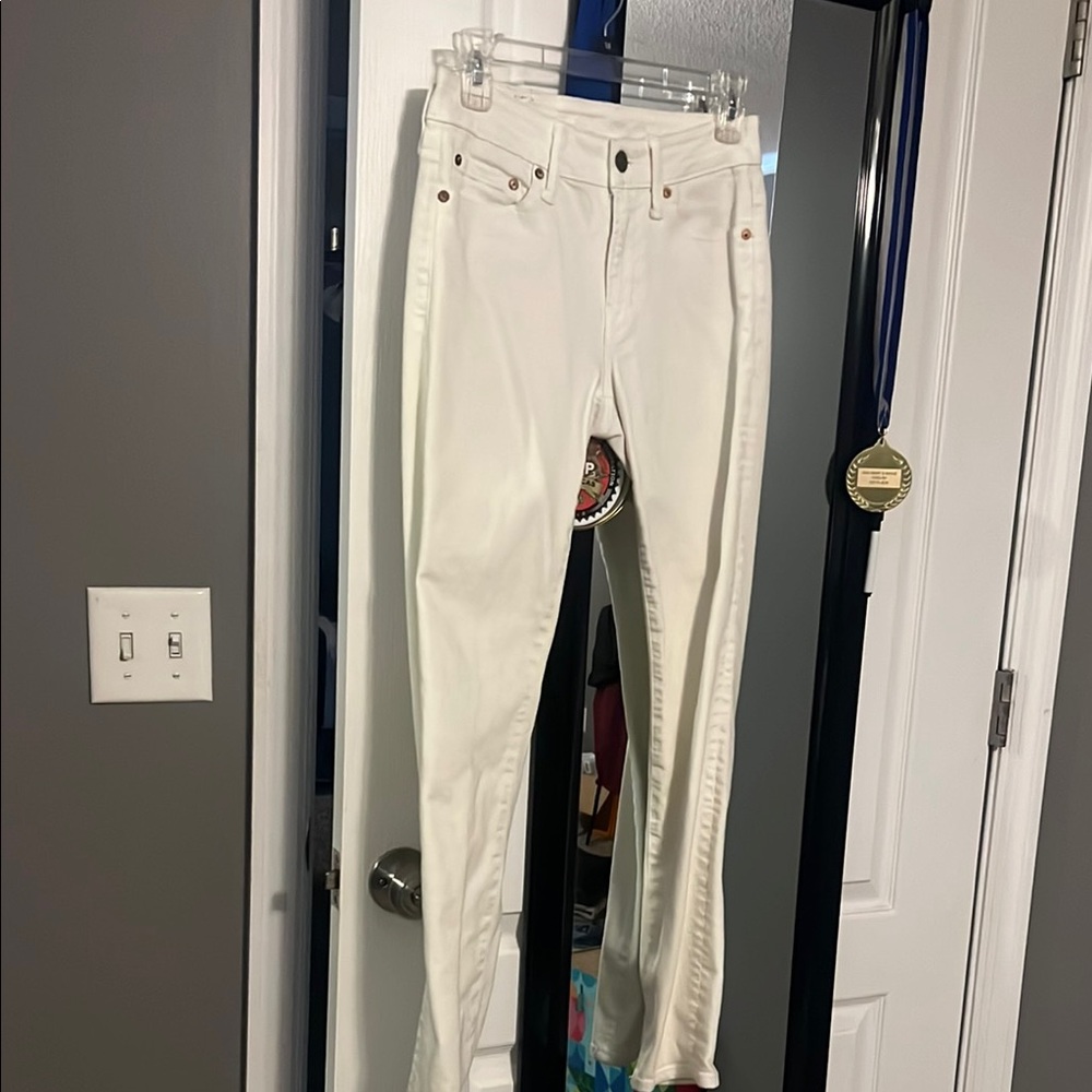 American Eagle White Jeans